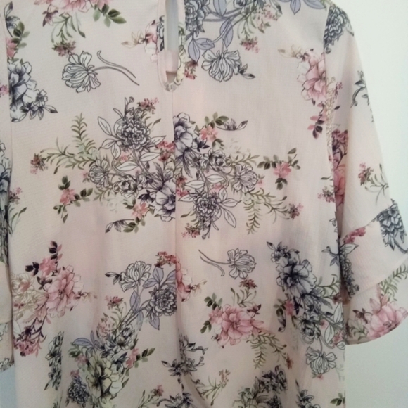 Urban Romantics Ruffled 3/4 Sleeve Blouse with PeekaBoo Opening at Front - Picture 6 of 14